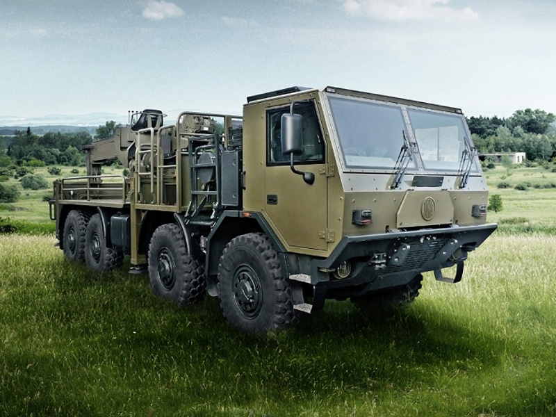 8×8 High mobility heavy duty crane – Tatra Defence Industrial